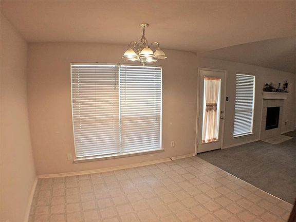 3rd image of 6009 Winter Park Ln