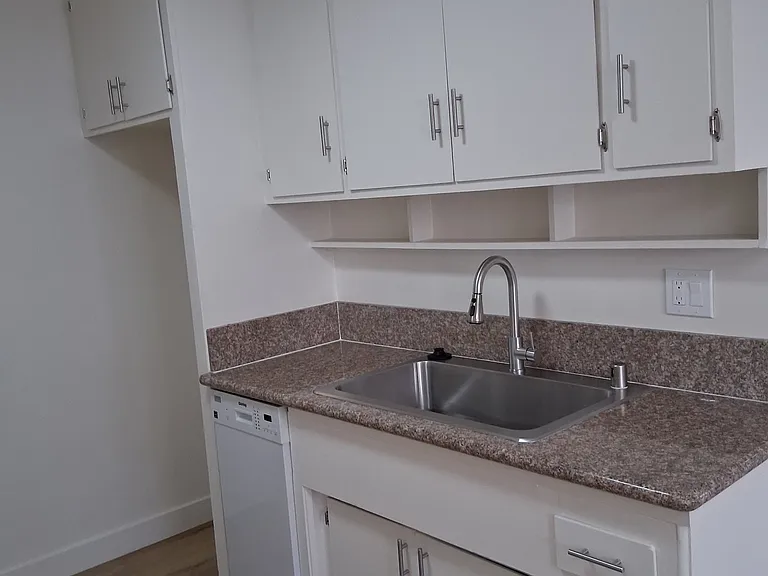 7245 Franklin Avenue — Photo 15