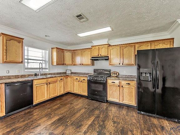 3rd image of 135 Holley St