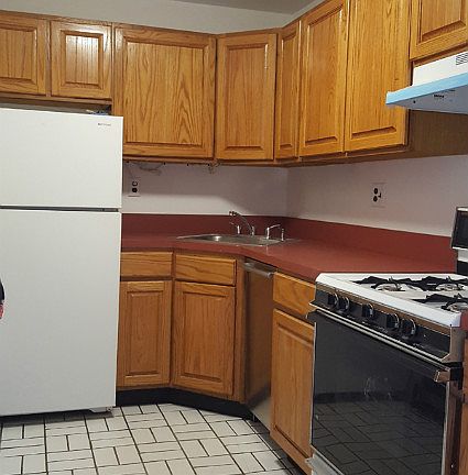 4th image of 474 Smith St #1