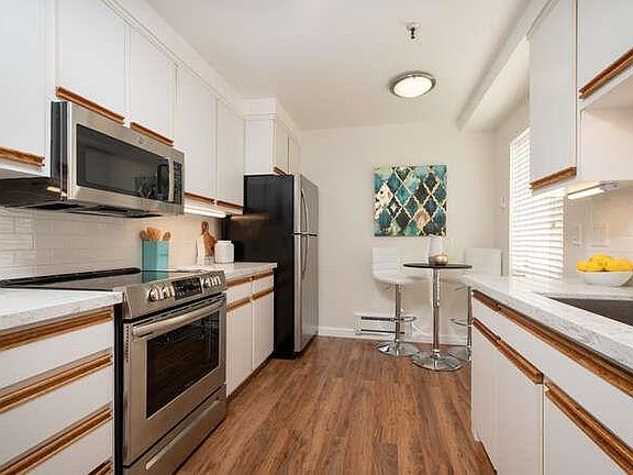 2nd image of 1500 Willow Ave APT 303