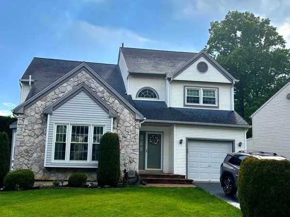 232 Beatrice Ln, Aston, PA 19014