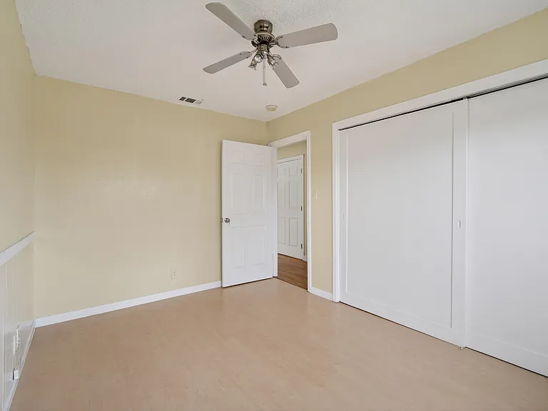 259 Gloria Dr — Photo 7
