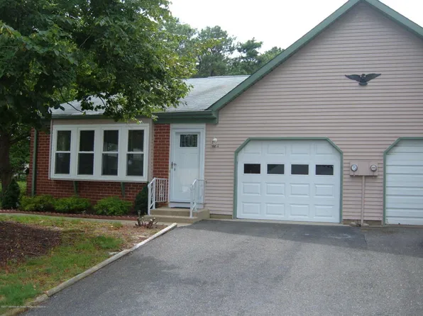 12 Juniper Ln #A, Whiting, NJ 08759