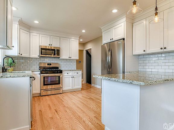 5th image of 5 Orchard Ave