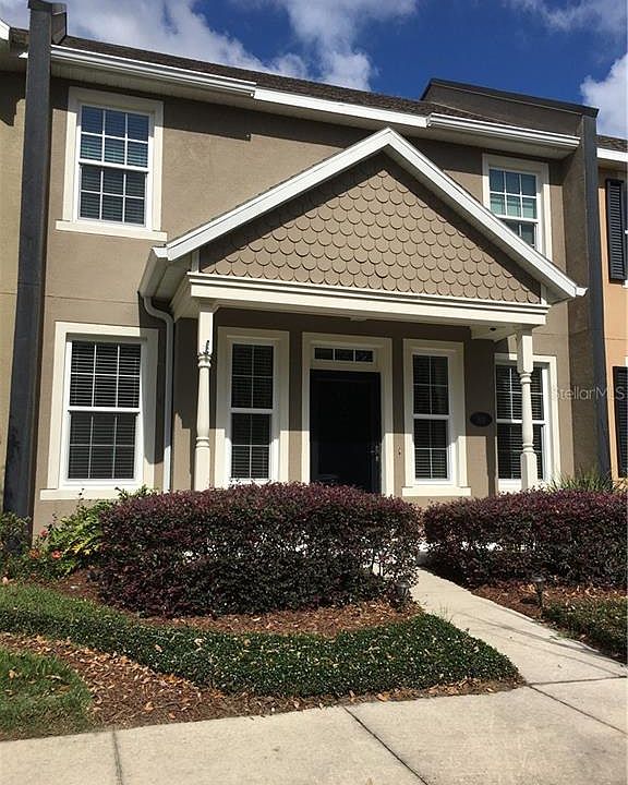 1st image of 802 Carlyle Ln