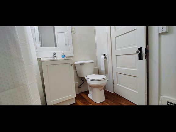 5th image of 1421 4th Ave #2