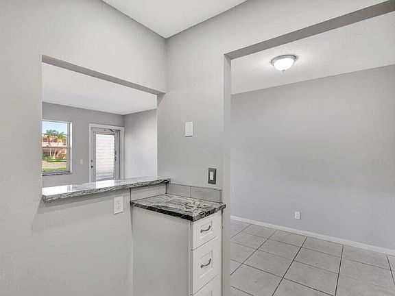 4th image of 27 Camden B