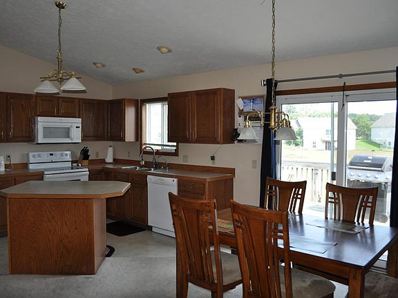 3rd image of 1759 Oriole Dr