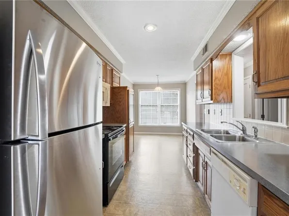 7460 Nall Ave, Prairie Village, KS 66208