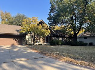 6608 Pawnee Rd, Edina, MN 55439