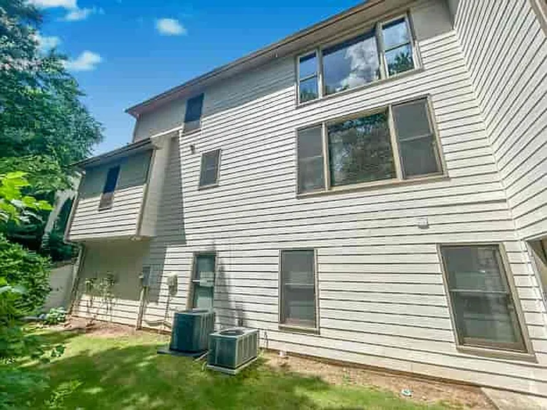 4918 Shallow Creek Trl NE — Photo 46