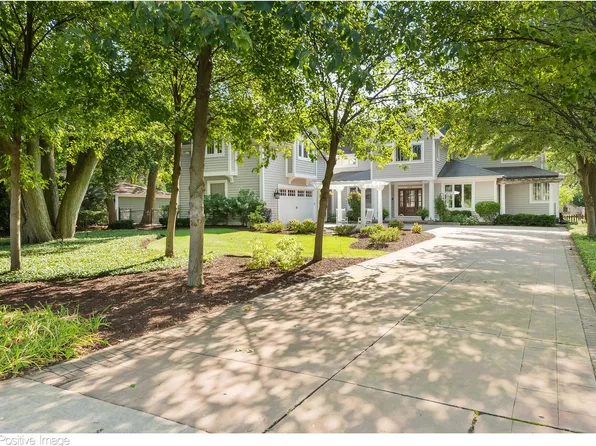 212 Oxford Ave, Clarendon Hills, IL 60514