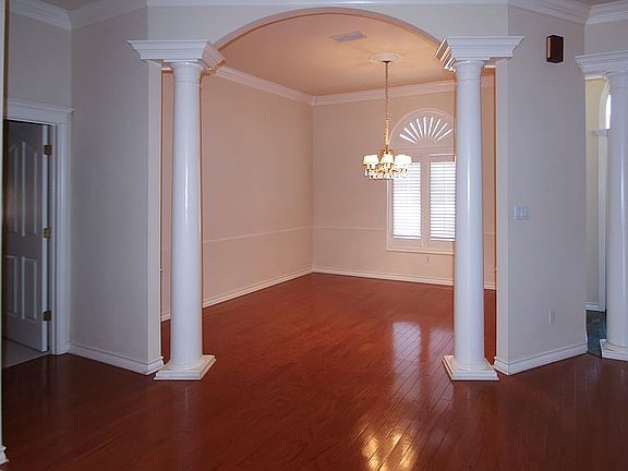 5th image of 4815 100th St
