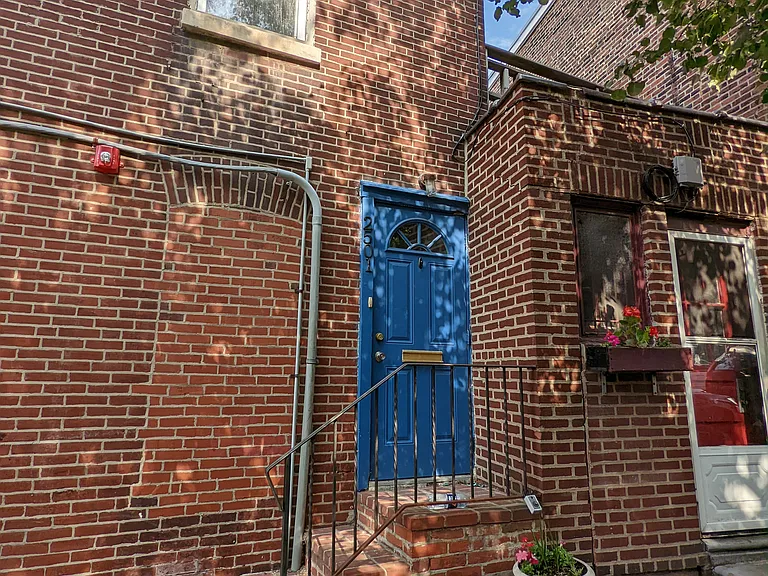 2501-meredith-st-2-24