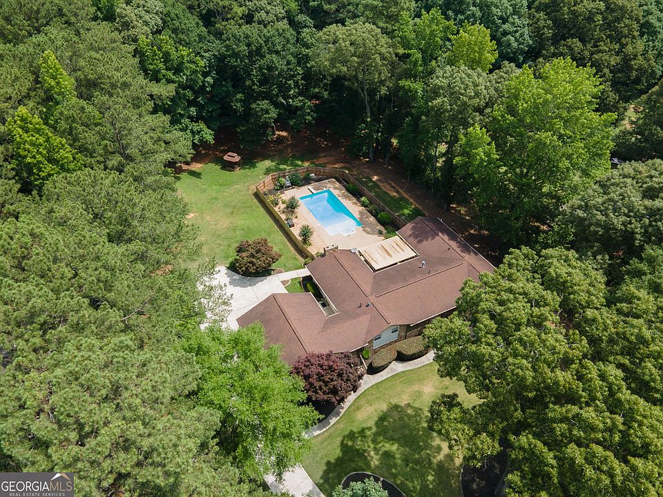 1st image of 320 Marion Blvd