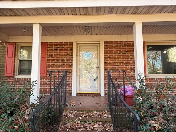 2169 Armada Dr E, Chesapeake, VA 23321