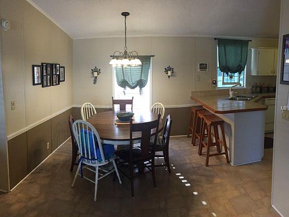 2nd image of 216 Lake Blvd