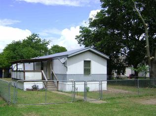 203 S Kemp St, Kingston, OK 73439