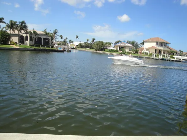 226 Edgewater Ct, Marco Island, FL 34145