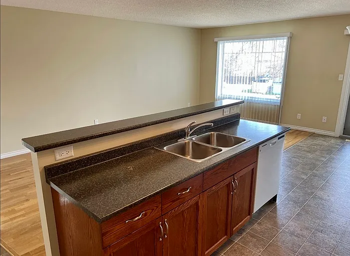 5137 49th Ave #1 — Photo 3