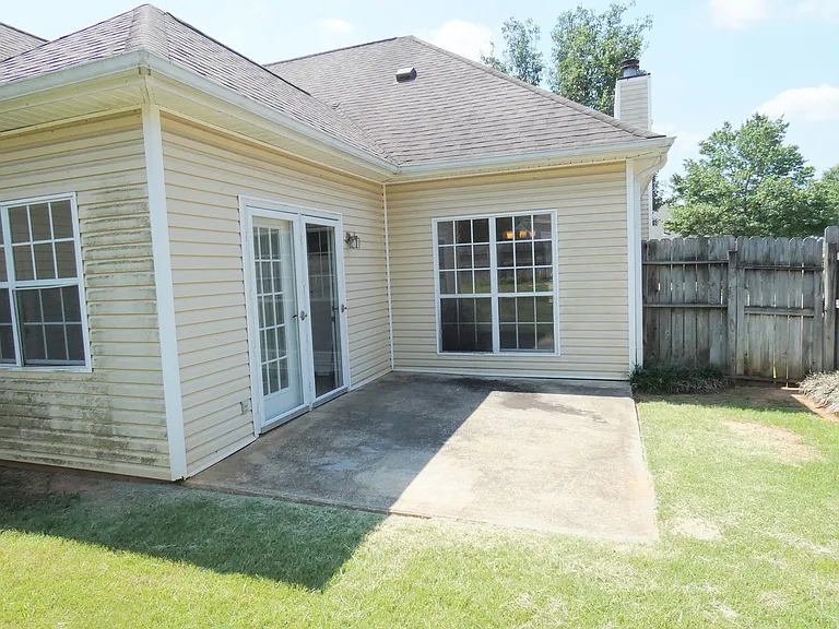 230 Chadwick Ln — Photo 14