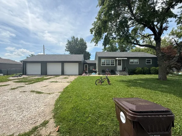 229 Welch Dr, Lincoln, IL 62656