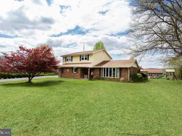 1658 Haar Rd, Spring Grove, PA 17362