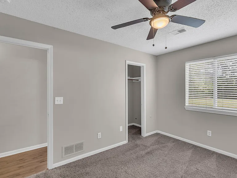 810 N Willie St — Photo 12