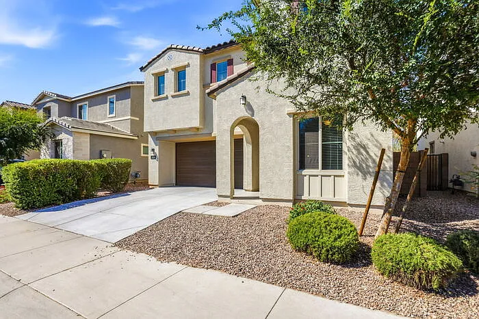 692 N Blackbird Dr — Photo 3