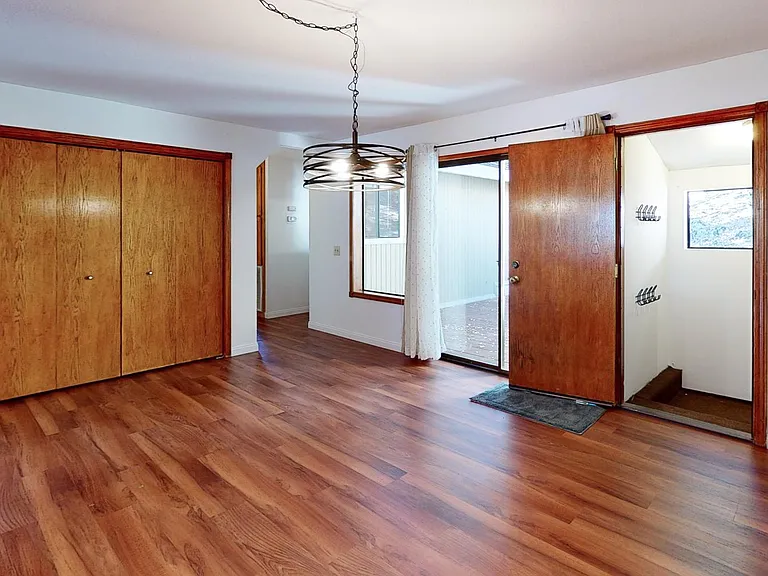 Dining Room with big linnen closet