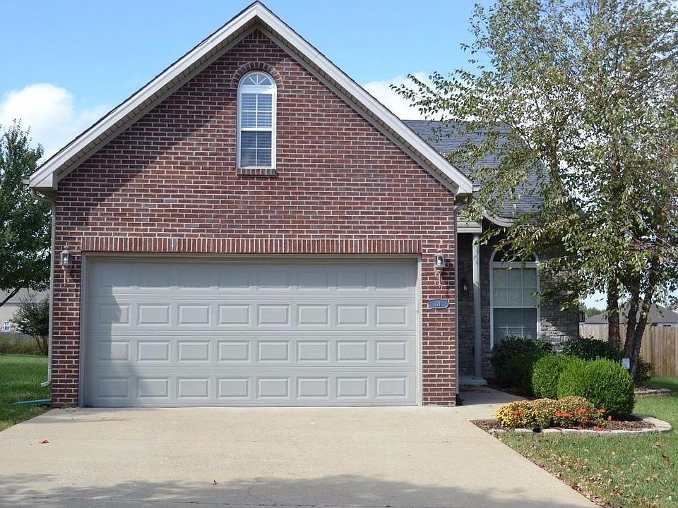 1st image of 121 White Oak Trce