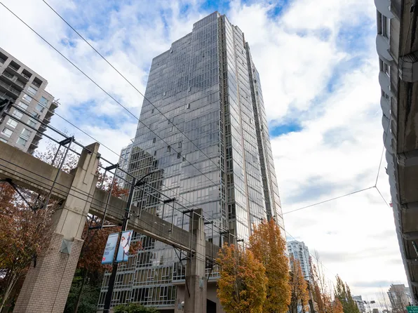 950 Cambie St #1906, Vancouver, BC V6B 5X5