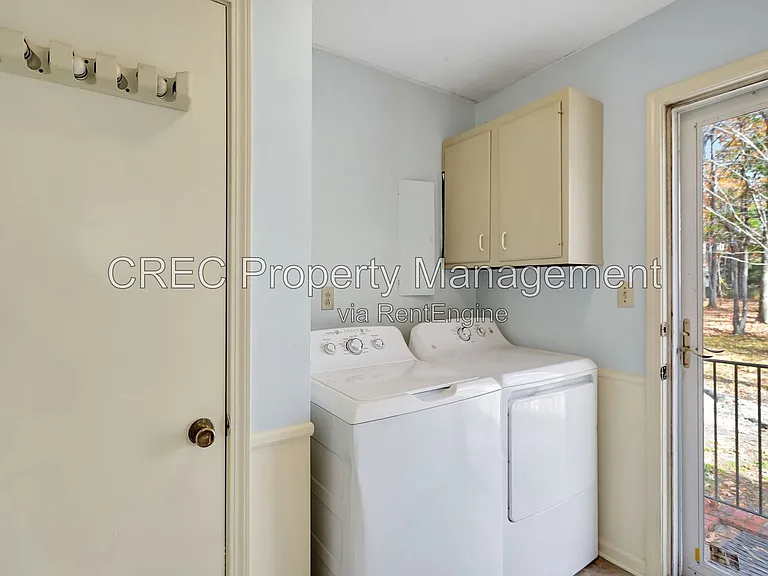 321 Shaftesbury Ln — Photo 66