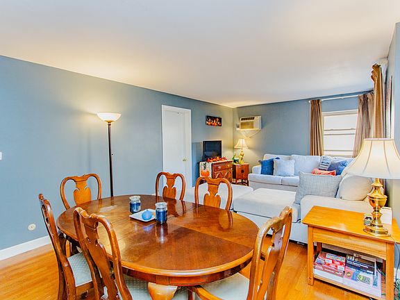 5th image of 7310 N Harlem Ave APT 203