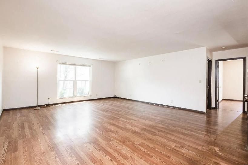 1st image of 112 Kensington Heights Rd