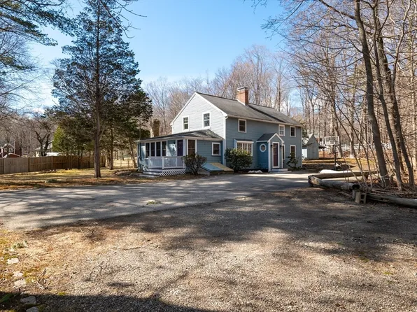 133 Topsfield Rd, Ipswich, MA 01938