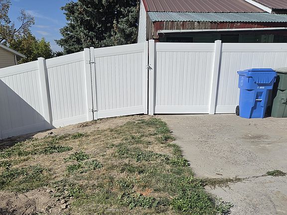 2316 Gail Drive--Driveway