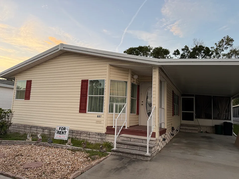 1001 Starkey Rd #70