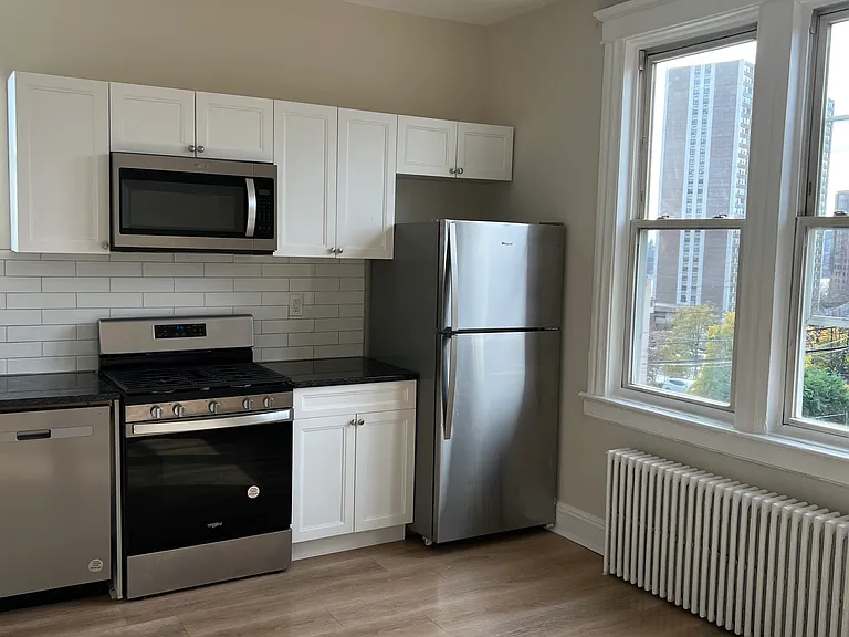 306 Palisade Ave #7 — Photo 1