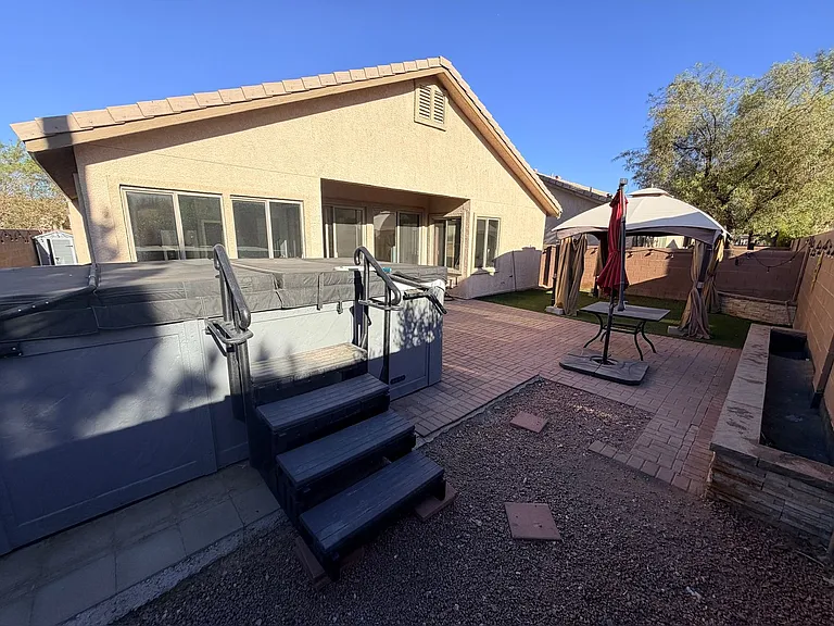 8137 Slate Falls St — Photo 32
