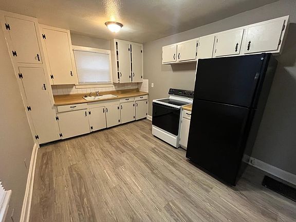 3rd image of 5701 Anderson Ave #5701