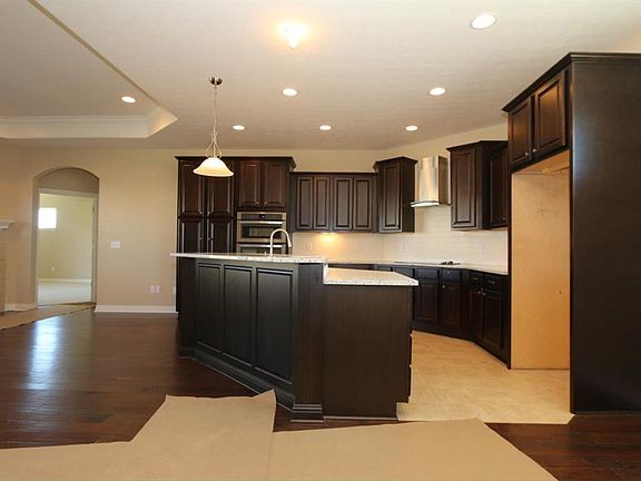 4th image of 6683 Liberty Cir