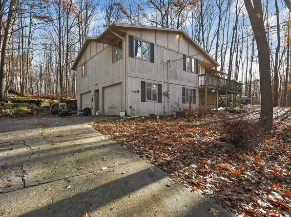 9742 Golf Port Dr, Stanwood, MI 49346