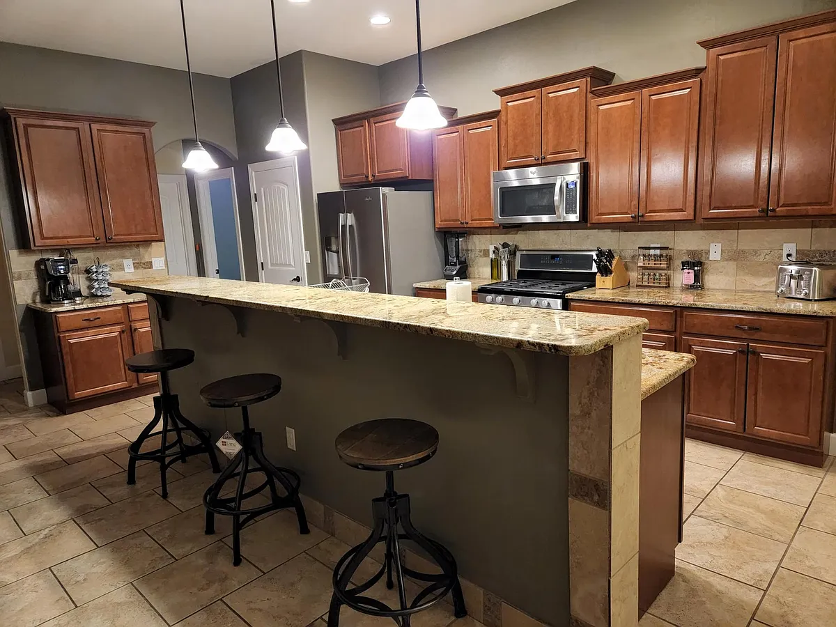Building Photo - 370 Bosque