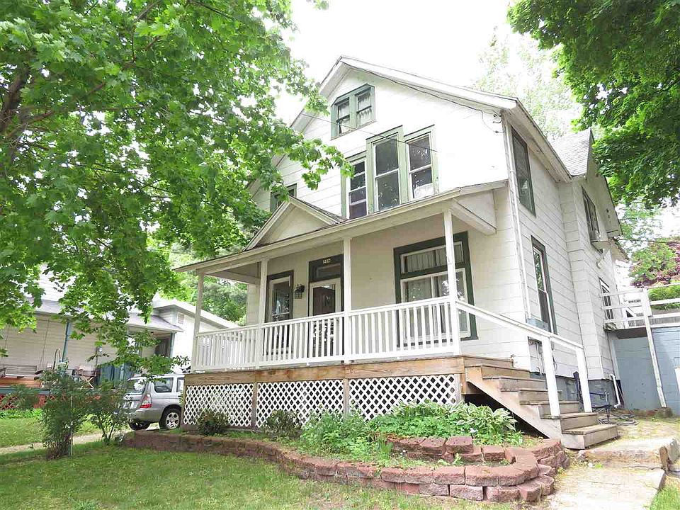 1st image of 736 W Bluff St