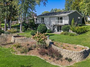 411 Amey Dr, Baraboo, WI 53913