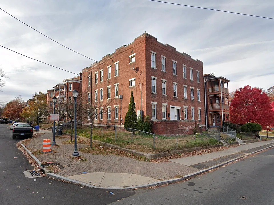 143 Putnam St #3S