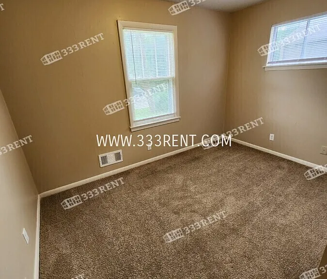 807 E 100th Ter — Photo 14
