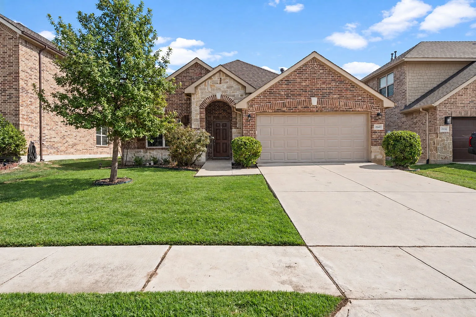 2640 Costa Mesa Dr — Photo 1